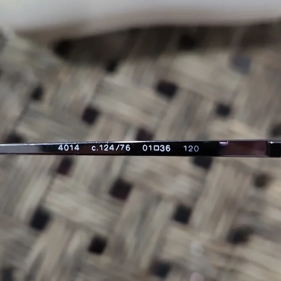 Sunnies, just like the real thing. - Picture 3 of 4